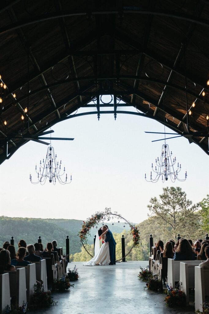 first kiss at mountain wedding venue in alabama