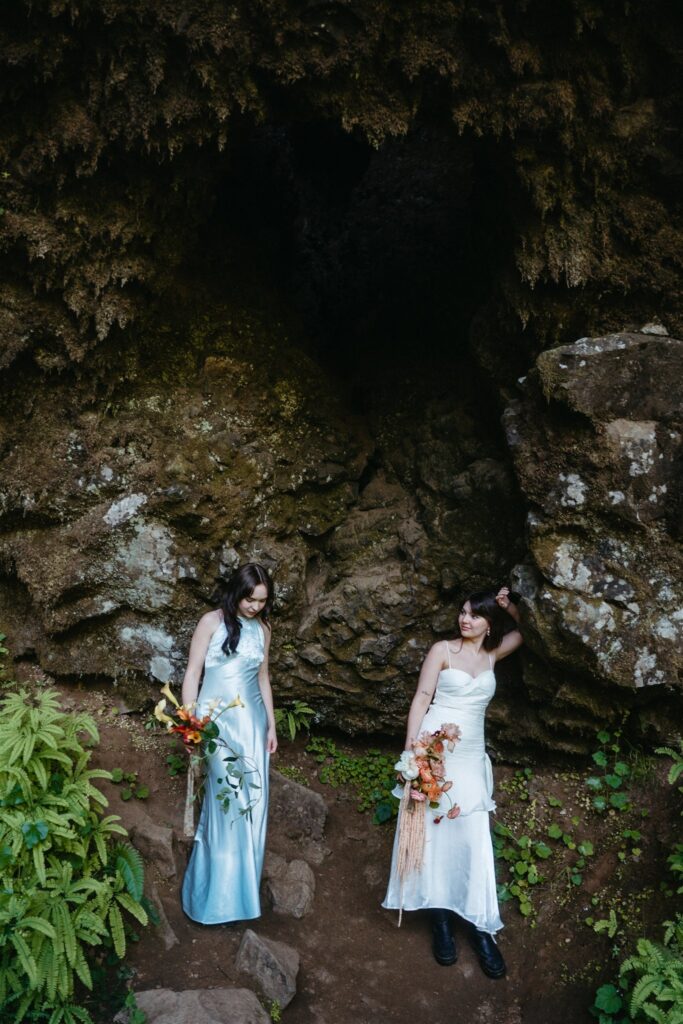 A couple hikes through Silver Falls State Park for their Oregon elopement